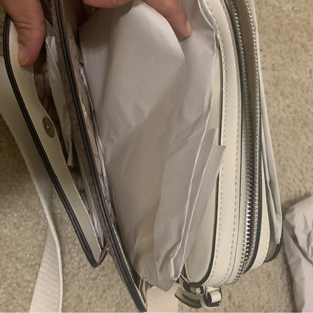 Calvin Klein Beige and White Crossbody Bag - Picture 7 of 9
